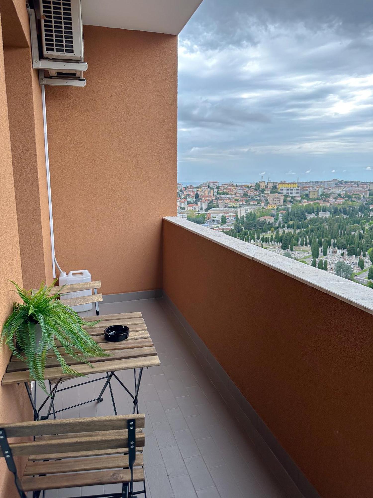 Bora Scura Apartment Trieste Esterno foto